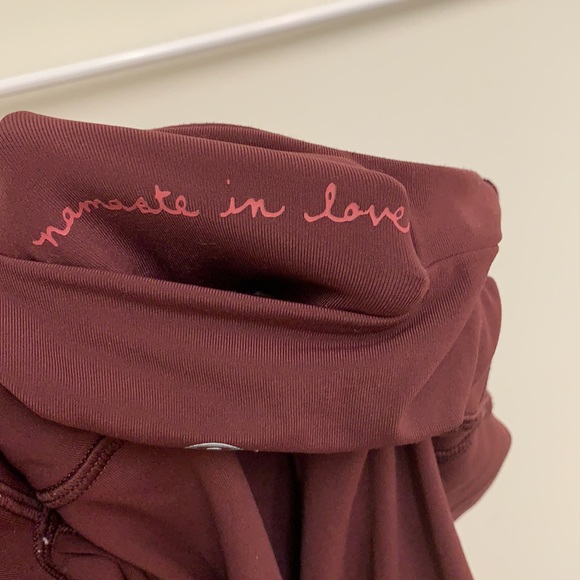 Lululemon leggings size 4 - Picture 3 of 3